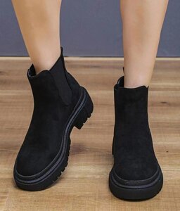 Жіночі чорні черевики челсі з гумками з боків замшеві тракторна підошва 38