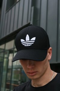 Кепка Adidas чорна (логотип білого кольору)