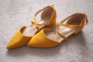 Жіночі босоніжки жовтого кольору на підборах 2 см замшеві Італія 36-41 розмір в Києві от компании Elektromax