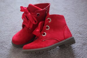 Жіночі черевики Тімберленди червоні замшеві блискавка шнурівка 37 розмір в Києві от компании Elektromax
