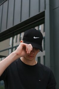 Кепка Nike чорна (логотип білого кольору)