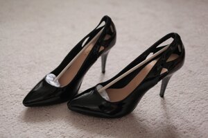Жіночі туфлі класичні вихідні чорні лакові на шпильці 8см 38 39 розмір