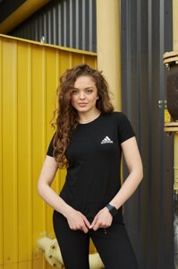 Жіноча футболка Adidas чорна в Києві от компании Elektromax