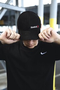 Кепка Reebok маленький лого чорна в Києві от компании Elektromax