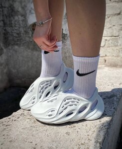 Жіночі шльопанці Yeezy Foam Runner white (no logo) в Києві от компании Elektromax