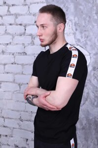 Футболка Ellesse з білими лампасами в Києві от компании Elektromax