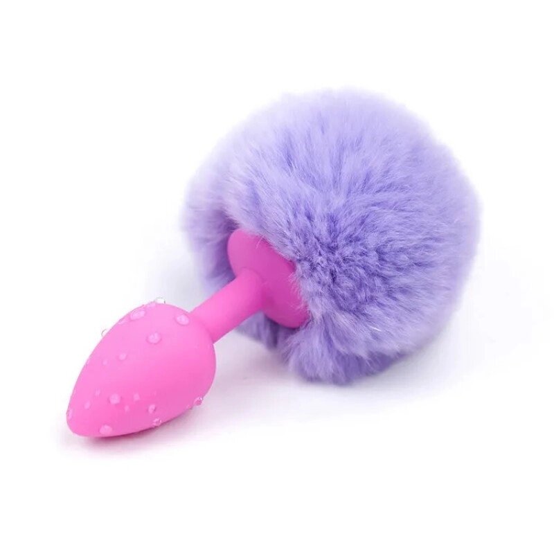 Рожевий силіконовий особистий    затор з блакитним хвостиком Silicone Fur Tail Plug від компанії Elektromax - фото 1