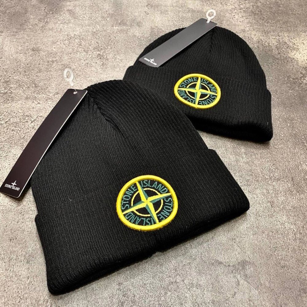 Шапка Stone Island чорна з жовто-зеленим круглим логотипом gu004 від компанії Elektromax - фото 1