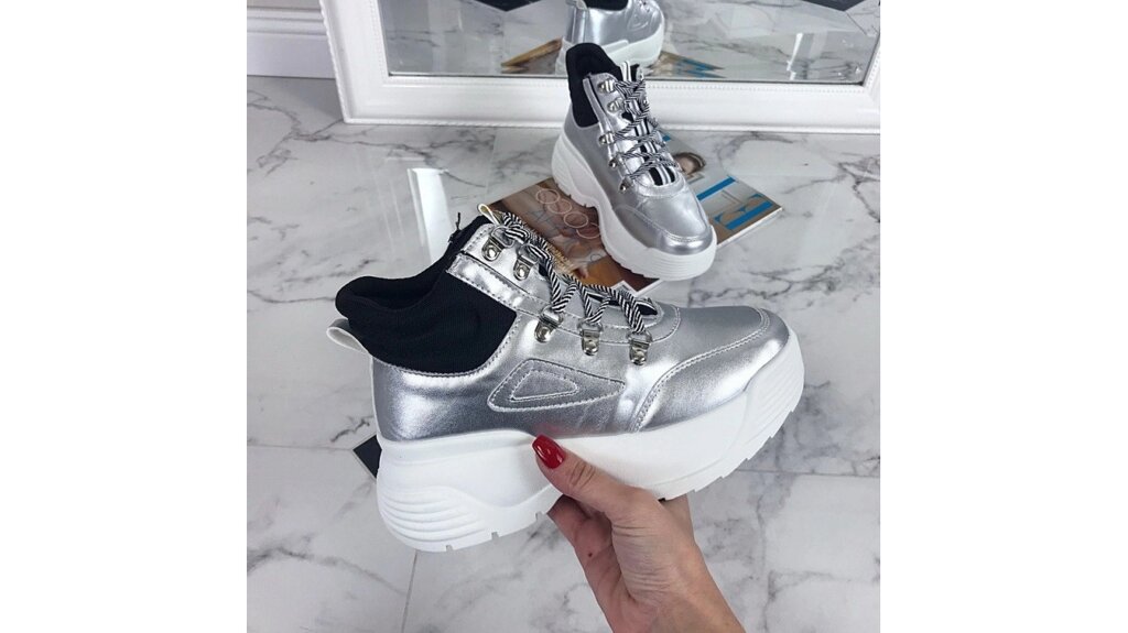 Жіночі черевики, кросівки високі сріблясті на білій масивній підошві 36-40 від компанії Elektromax - фото 1