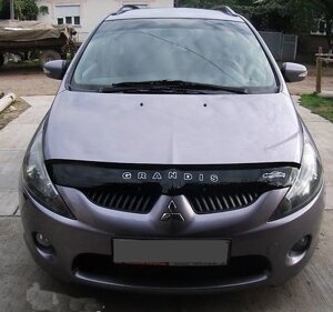 Дефлектор капоту (мухобійка) Mitsubishi Grandis 2003-2011