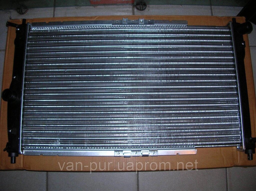 Радиатор Daewoo Lanos  1.3-1.6 механіка  з кондиціонером від компанії Автомагазин АВТОКРАМНІЦЯ - фото 1