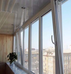 Скління балкона в 96 серії будинку в Києві от компании «Okna-Shop» интернет магазин