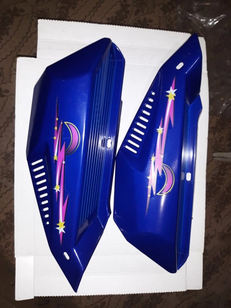Пластик бічна пара на бардачок синій для Delta Дельта від компанії Benzomoto - фото 1