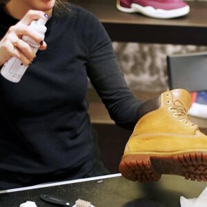 Гідрофобна просочення для кросівок Tarrago Sneakers Protector 125 ml