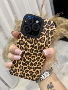 Чохол леопардовий принт на iPhone 16 pro