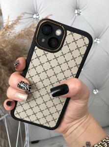 Брендовий бежевий чохол із закритою камерою на iPhone 13