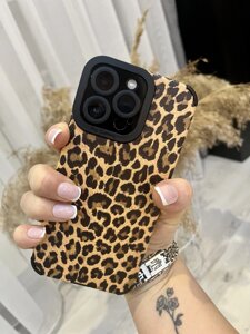 Чохол леопардовий принт на iPhone 14 pro