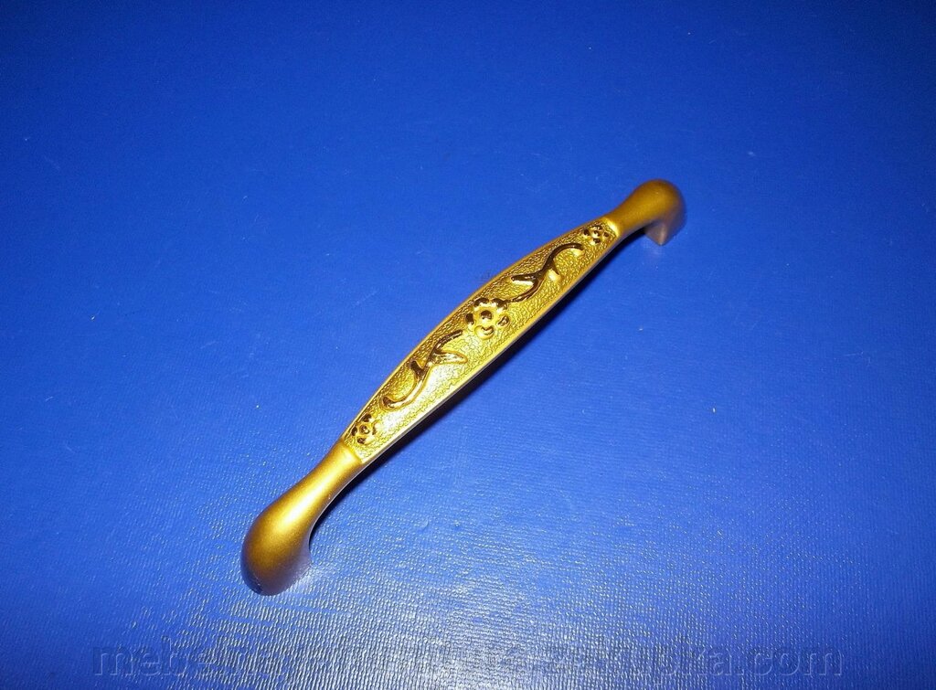 Ручка меблева квітка матове золото 96мм - переваги