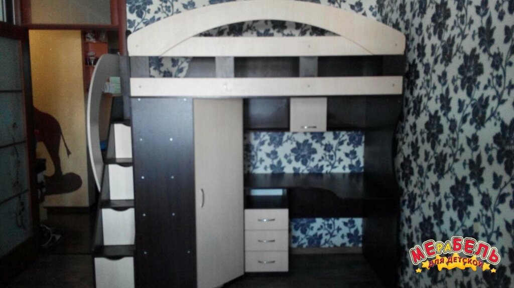 Дитяче ліжко-горище з мобільним столом, кутовою шафою, додатковим бортиком і сходами-комодом КЛ4-6 Merabel від компанії Мерабель - фото 1