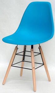 Стілець Nik — Q Eames блакитний 51 на дерев'яних букових ножах