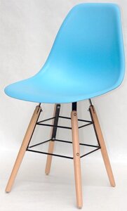 Стілець Nik — Q Eames блакитний 50 на дерев'яних букових ножах