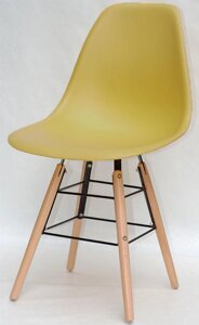 Стілець Nik — Q Eames жовтий 11 на дерев'яних букових ножах