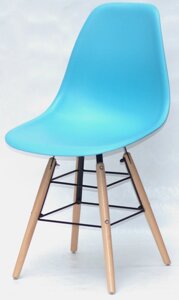 Стілець Nik — Q Eames блакитний 52 на дерев'яних букових ножах