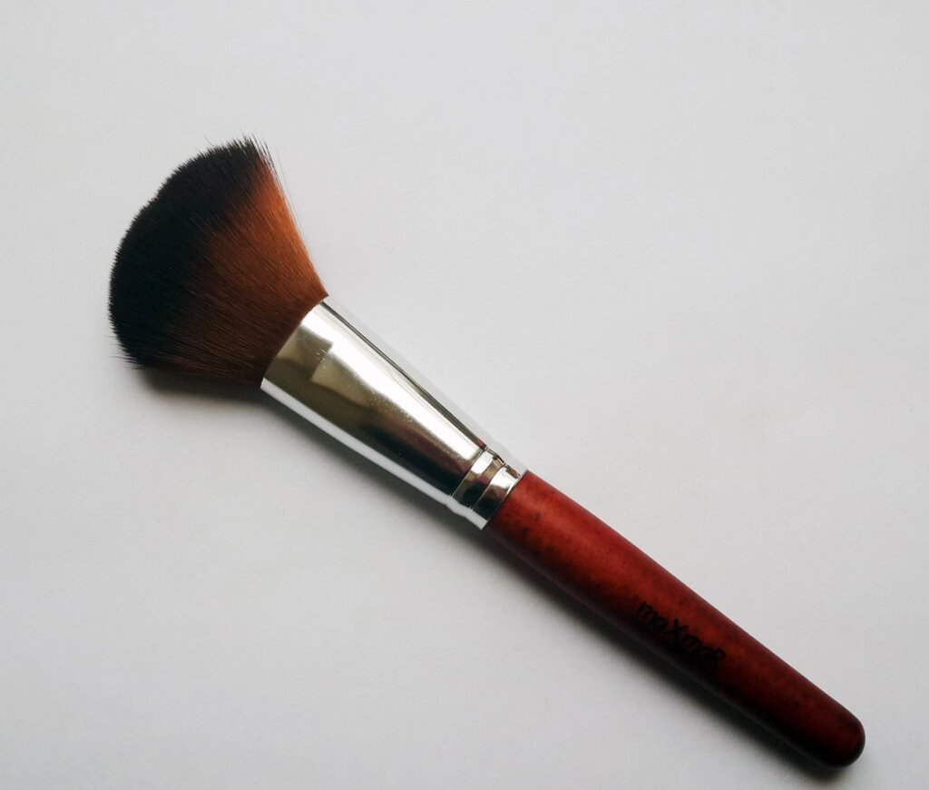 Пензлик для рум'ян MaxMar Professional Brush (МаксМар Профешин Бруш) від компанії GLAMOUR-PARFUM - фото 1