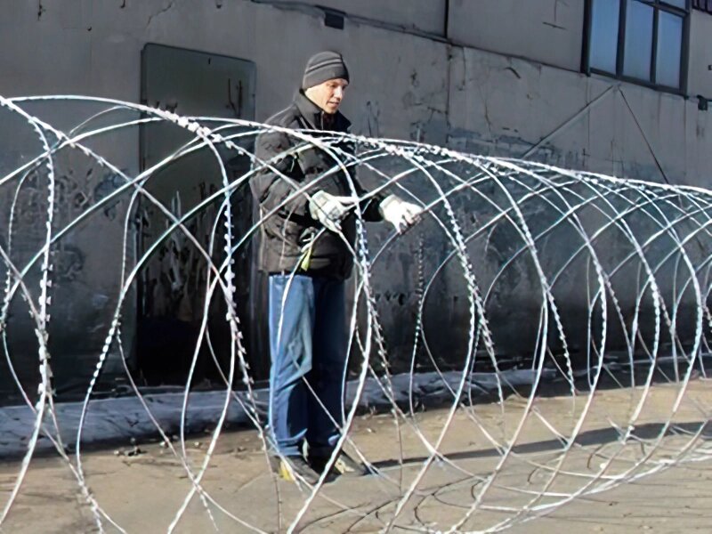 Егоза Супер 1500/9 заграждение колюче-режущее спиральное від компанії ТОВ ПГ "Кайман" - фото 1