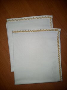 Носова хустка 30х30 см білий з золотою вишивкою
