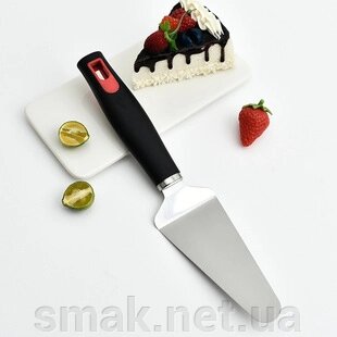 Лопатка вигнута із пластиковою чорно-червоною ручкою 14,5 см від компанії Інтернет магазин "СМАК" - фото 1