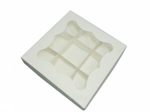 Коробка на 9 конфет с окошком Белая 20020030 (3шт)