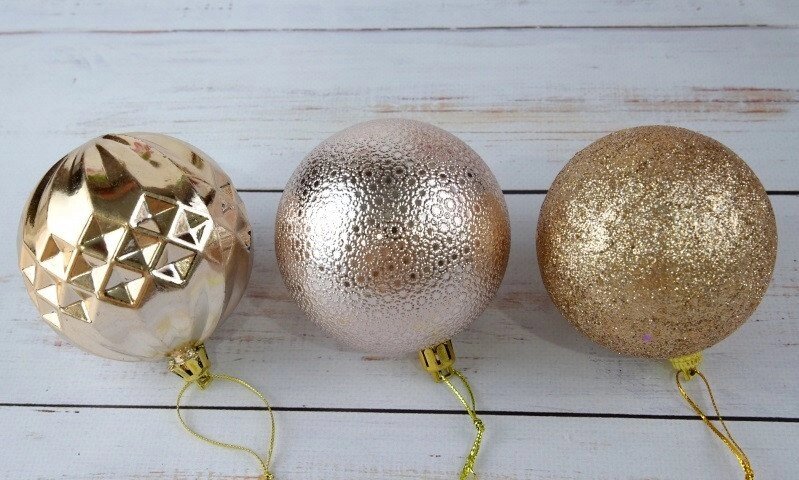 Іграшки на ялинку кулі золотисті новорічний мікс від компанії Інтернет магазин "Megamaks" - фото 1