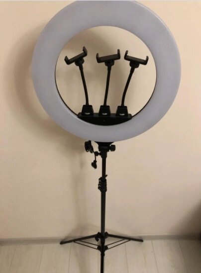 Кільцева світлодіодна лампа LED 45 см на 3 телефону від компанії Інтернет магазин "Megamaks" - фото 1