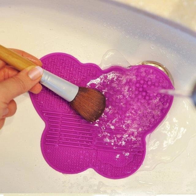 Килимок для миття косметичних пензликів v від компанії Інтернет магазин "Megamaks" - фото 1