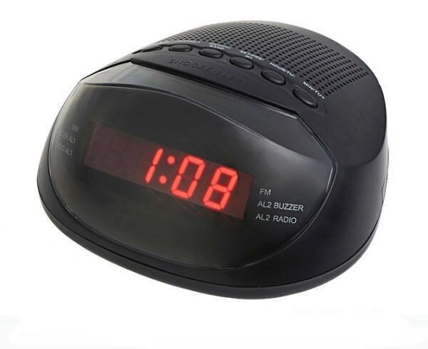 Мережеві електронні настільний годинник Supra CR-318P з будильником і радіо від компанії Інтернет магазин "Megamaks" - фото 1