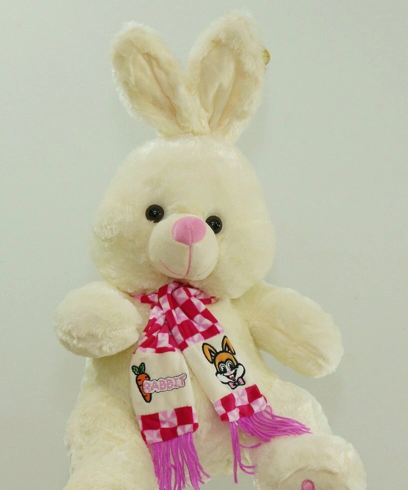 На подарунок м'яка іграшка Зайка 58 см в красивому шарфі плюшева музична іграшка від компанії Інтернет магазин "Megamaks" - фото 1