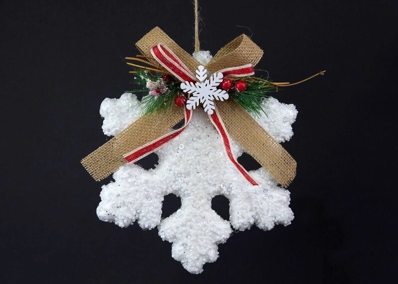 Новорічний декор біла сніжинка підвісна з паєтками від компанії Інтернет магазин "Megamaks" - фото 1