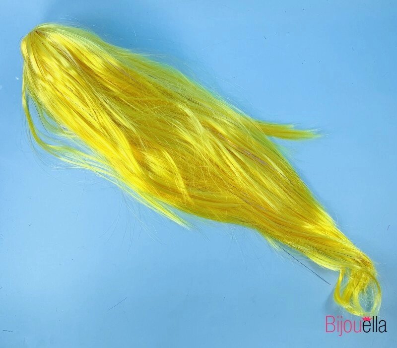 Перука прямий блискучий 50 см на маскарад жовтий від компанії Інтернет магазин "Megamaks" - фото 1