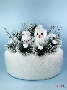 Декоративний новорічний сніговик у кучугурі настільний декор