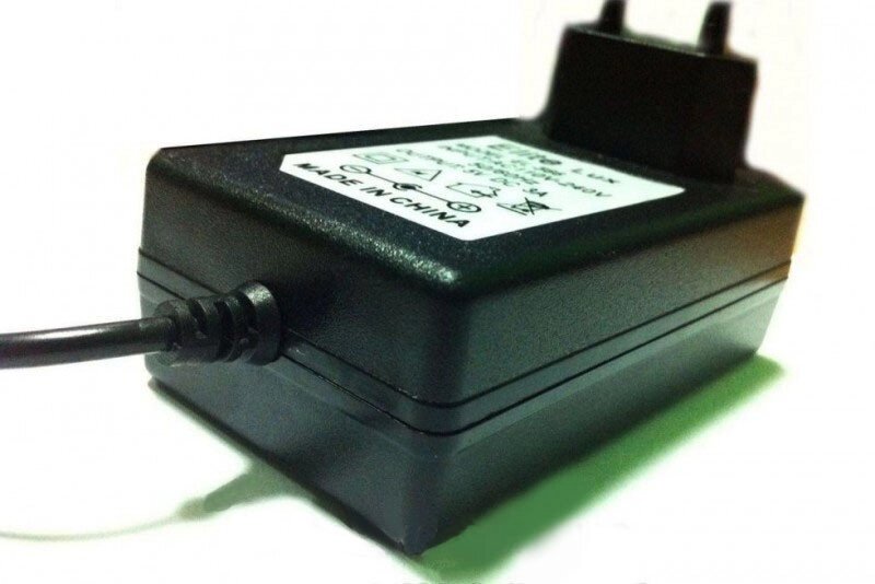 Зарядний пристрій для ноутбука ELITE 1205 - 12V 5A (5.5 * 2.5). dr - переваги
