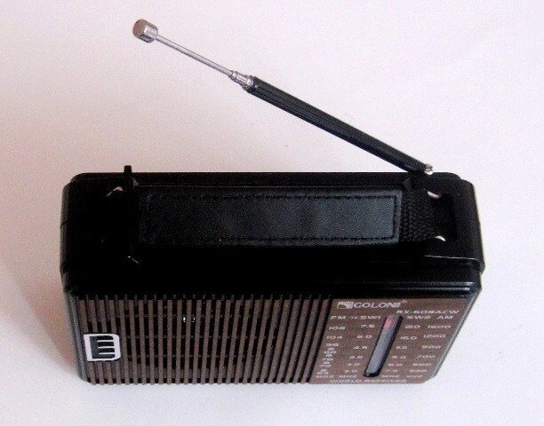 Радіоприймач ретро стиль Golon RX-608ACW на батарейках аналоговий фм - інтернет магазин