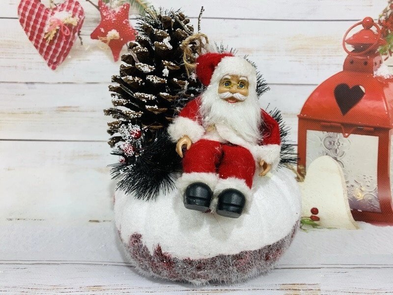 Санта Клаус на пенькне у шишки від компанії Інтернет магазин "Megamaks" - фото 1