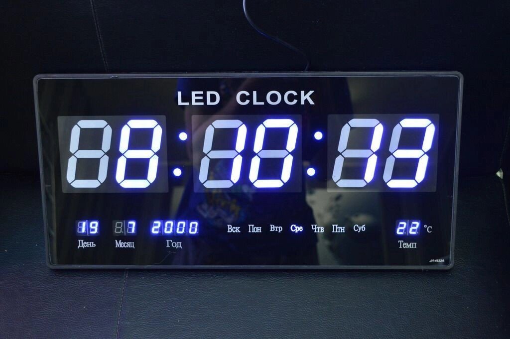 Світлодіодні настінні годинники з календарем і термометром для офісних і виробничих приміщень від компанії Інтернет магазин "Megamaks" - фото 1