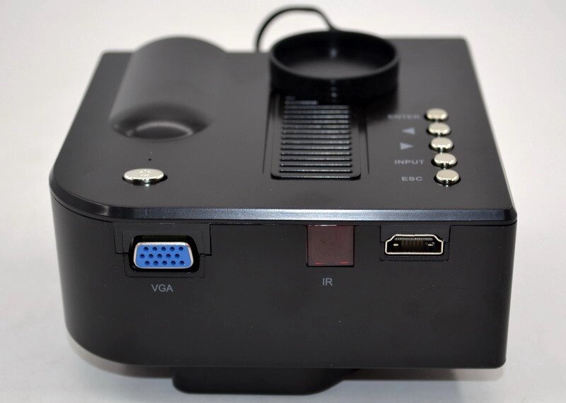 UC28 портативний світлодіодний проектор VGA / AV-IN / USB / SD міні проектор від компанії Інтернет магазин "Megamaks" - фото 1