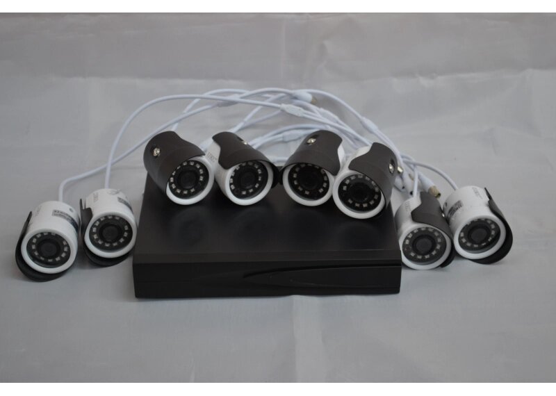 Вуличні відеокамери, комплект відеоспостереження D001 (8 камер) від компанії Інтернет магазин "Megamaks" - фото 1
