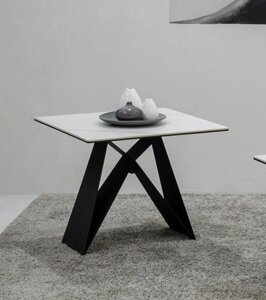 Кавовий стіл квадратний з керамічною стільницею "Бруно" Vetro, колір білий мармур + ніжки метал чорний