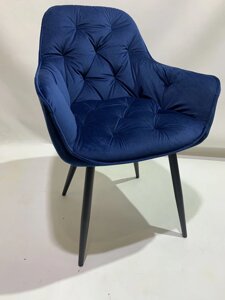Крісло м'яке з підлокітниками на металевих ніжках для дому / офісу в сучасному стилі CHIC BK оксамит, колір Синій -
