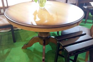 Круглий розкладний стіл в класичному стилі з масиву ясеня Креон RoomerIN , колір горіх + патина