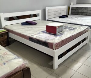 Ліжко двоспальне з масиву вільхи Берта 3 RoomerIN, колір білий /темний горіх